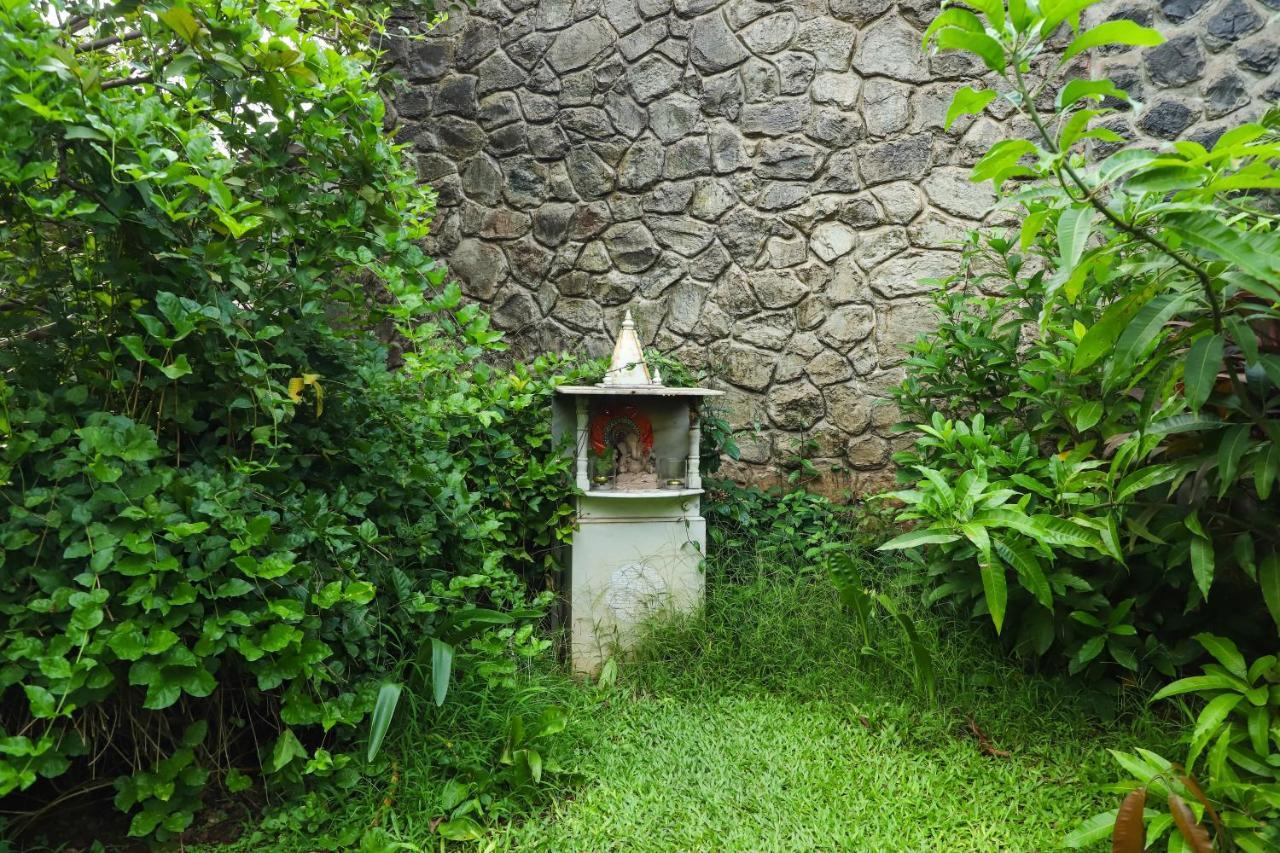サンディヤ リゾート アリバグ エクステリア 写真